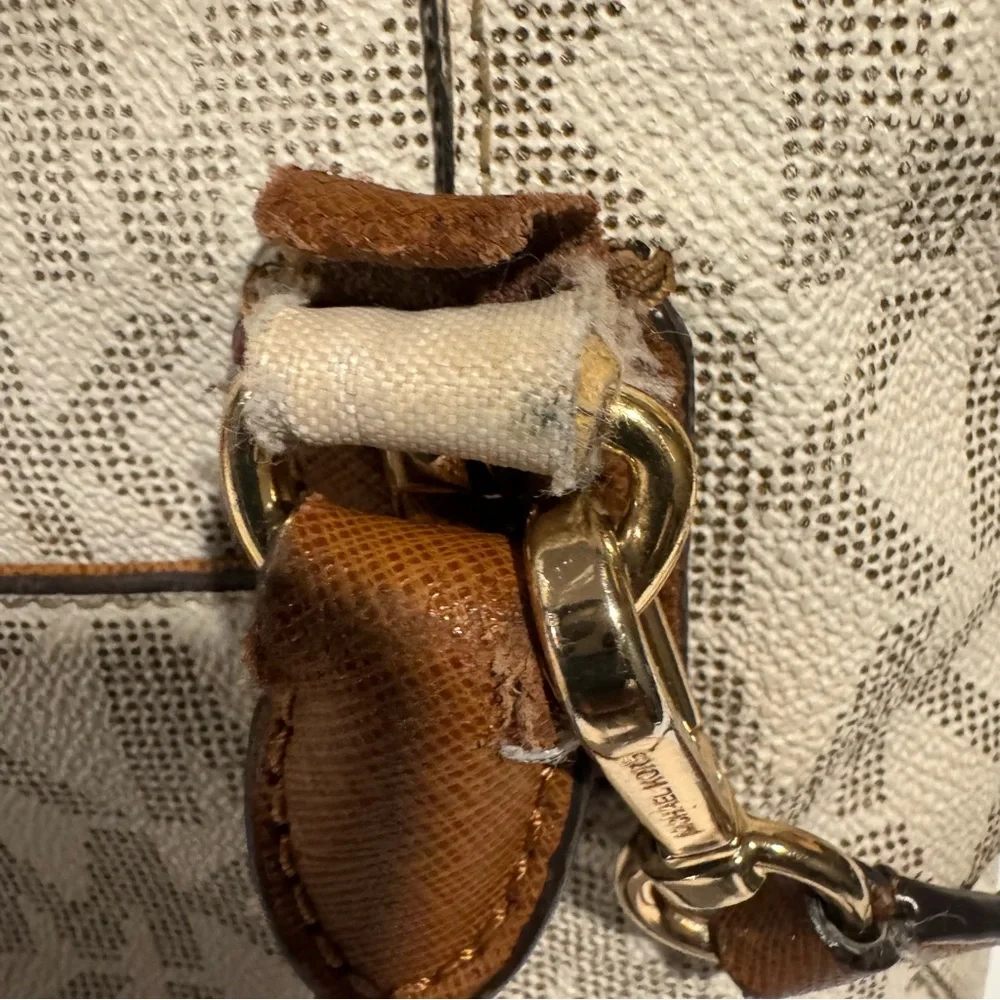 Micheal Kors Logo Hand Bag With Crossbody Strap